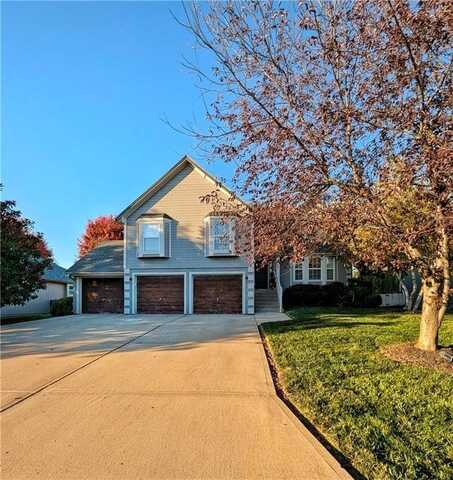 340 SW Chatham Court, Lees Summit, MO 64082