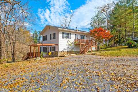 66 SAMUEL BEARS RD, WEYERS CAVE, VA 24486