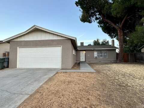 4747 Braly Avenue, Fresno, CA 93702