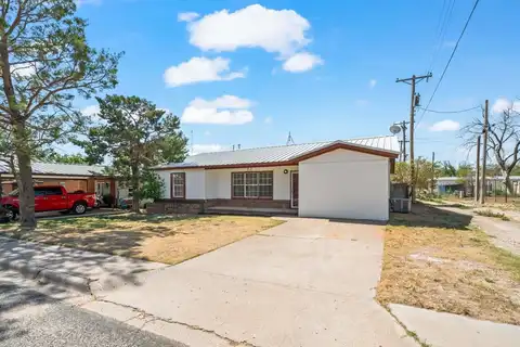 914 13th Street, Levelland, TX 79336