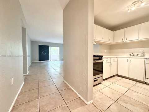 6890 N Kendall Dr, Pinecrest, FL 33156