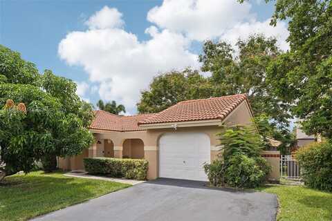 1350 Seagrape Cir, Weston, FL 33326