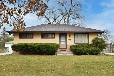 8906 W Custer Ave, Milwaukee, WI 53225