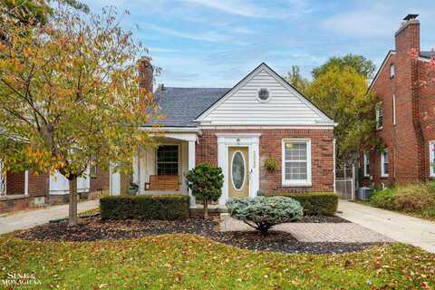 2040 Hunt Club, Grosse Pointe Woods, MI 48236