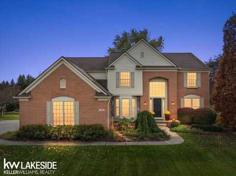 3885 S Creek, Rochester, MI 48306