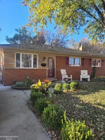 22504 Hoffman, Saint Clair Shores, MI 48082