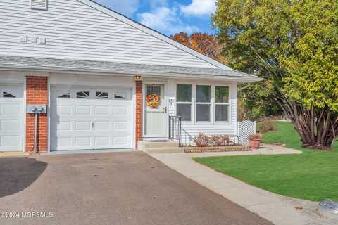 252 B Columbine Court, Whiting, NJ 08759