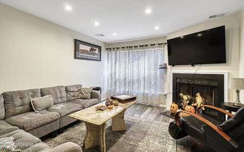 6 Stuart Drive, Freehold, NJ 07728