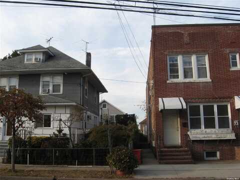 152 Garfield Avenue, Mineola, NY 11501