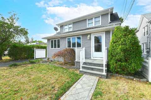 40 Jayne Avenue, Patchogue, NY 11772