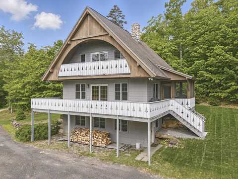 93 Nordic Knoll Road, Newry, ME 04261