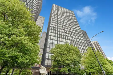 880 N Lake Shore Drive, Chicago, IL 60611