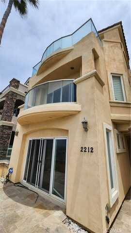 2212 Pacific Coast, Huntington Beach, CA 92648