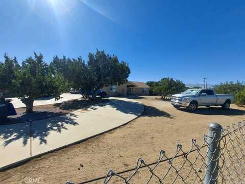 10521 Hollister Road, Oak Hills, CA 92344