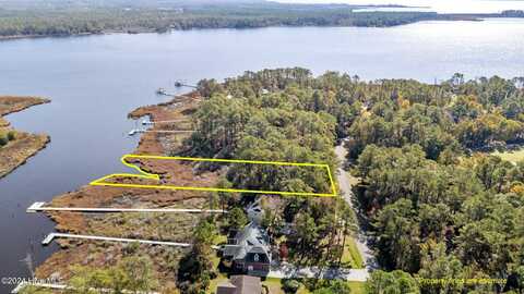 1106 Harbour Pointe Drive, New Bern, NC 28560