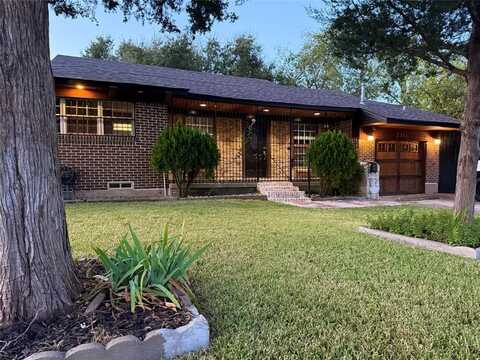 2316 Costa Mesa Drive, Dallas, TX 75228