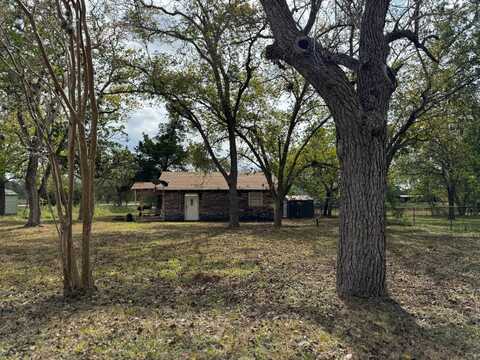 746 E. Seventh St., Yorktown, TX 78164