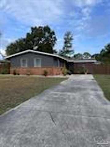 6558 College Dr, Milton, FL 32570