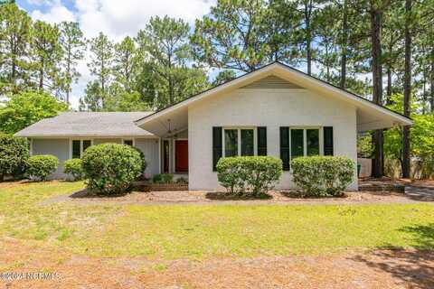 15 Monmouth Court, Pinehurst, NC 28374