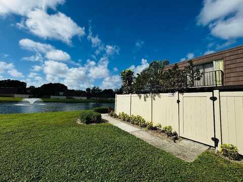 7103 71st Way, West Palm Beach, FL 33407