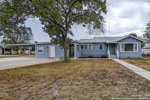 518 E Main Ave, Karnes City, TX 78118