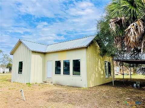 807 E End Street, Goliad, TX 77963