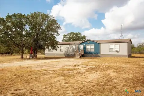 400 Woody Hollow Road, Luling, TX 78648