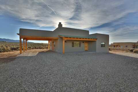 5 Anadarko Rd, Ranchos de Taos, NM 87557