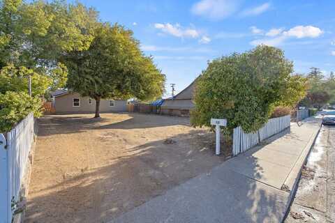 264 S Q Street, Dinuba, CA 93618