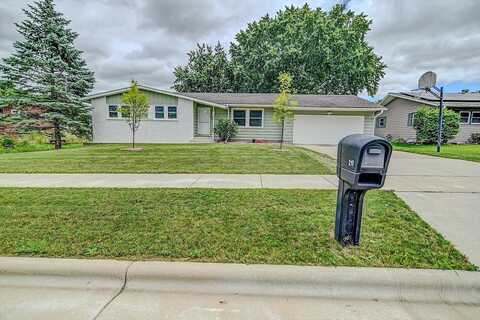 Queens, SUN PRAIRIE, WI 53590