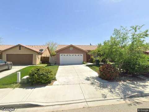 Pershing, ADELANTO, CA 92301