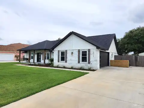 Chandelle, PENSACOLA, FL 32507