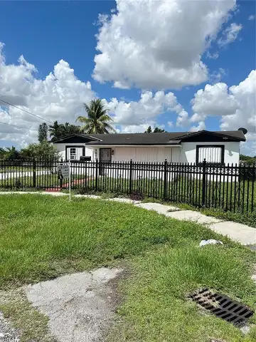 205Th, MIAMI GARDENS, FL 33056