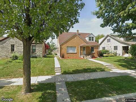 77Th, MILWAUKEE, WI 53219