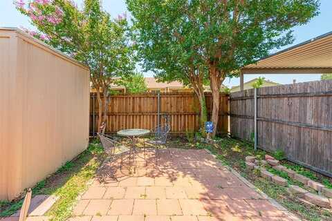 E Mountain Creek Ct, Grand Prairie, TX 75052