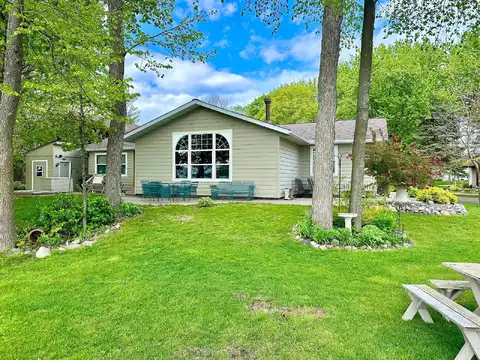 White Cloud Drive S, Isle, MN 56342