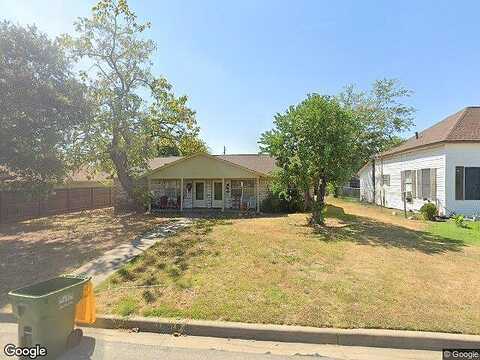 1St, HEARNE, TX 77859