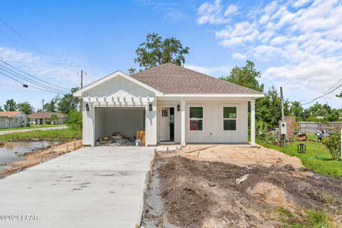 E 19Th Street, Lynn Haven, FL 32444