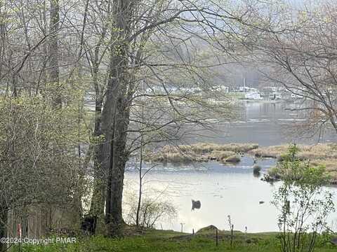 Silkmans, LAKE ARIEL, PA 18436