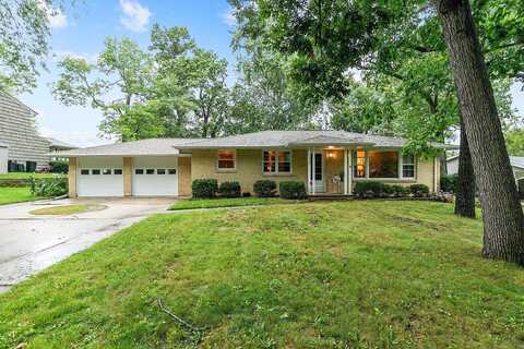 St Charles Drive, Green Bay, WI 54311