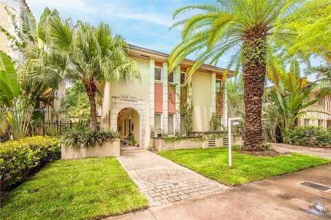 Salzedo St, Coral Gables, FL 33134