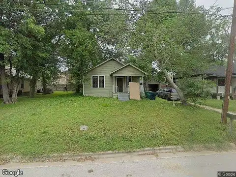 Sixth St, Brenham, TX 77833