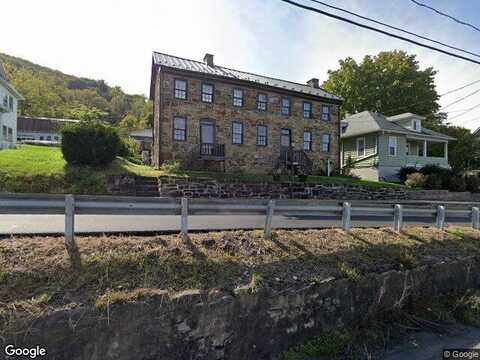 S Water St, Mill Hall, PA 17751