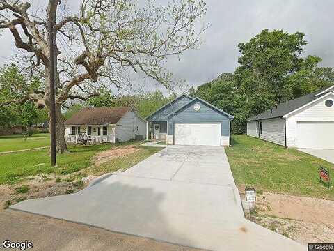 S 12Th St, West Columbia, TX 77486