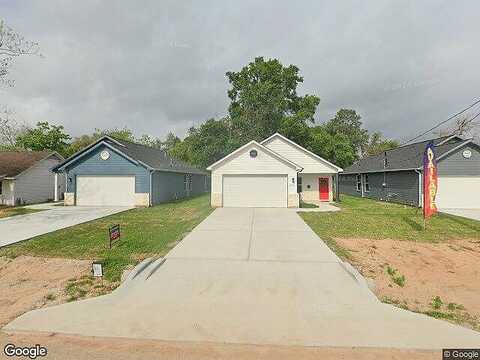 S 12Th St, West Columbia, TX 77486