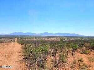 Acres Nicholas Way 21, Huachuca City, AZ 85616