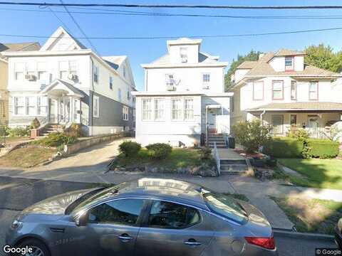 Bond, PASSAIC, NJ 07055