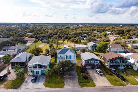 207 S 2nd Street, Rockport, TX 78382