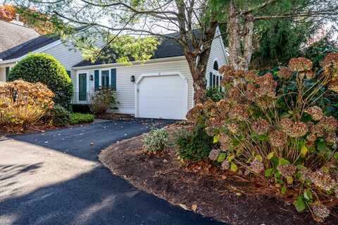 9 Longwood Road, Mashpee, MA 02649