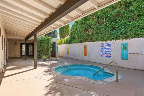 225 S Cahuilla Road, Palm Springs, CA 92262